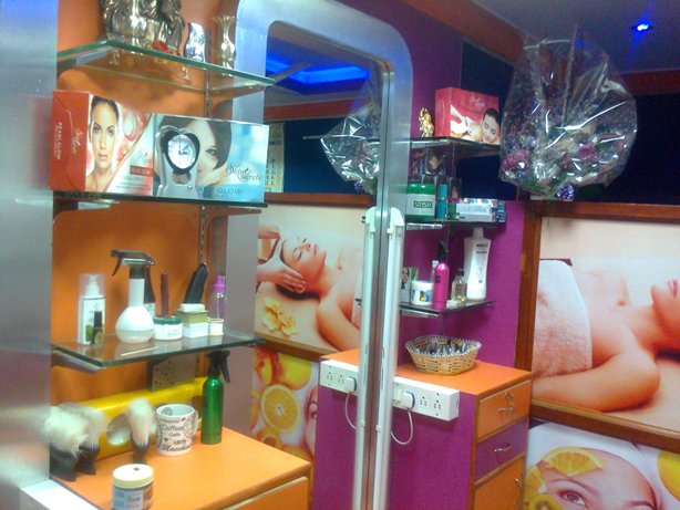 Pallavi Herbal Beauty Parlour