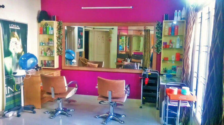 The Mirror Beauty Salon